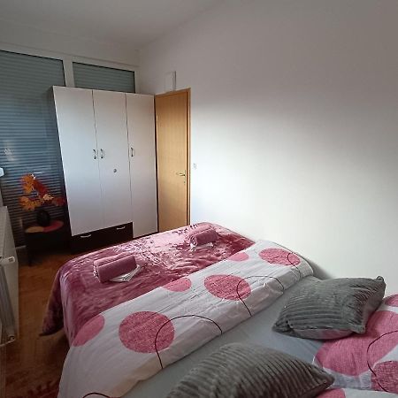 Apartman Ante กอสปิช ภายนอก รูปภาพ