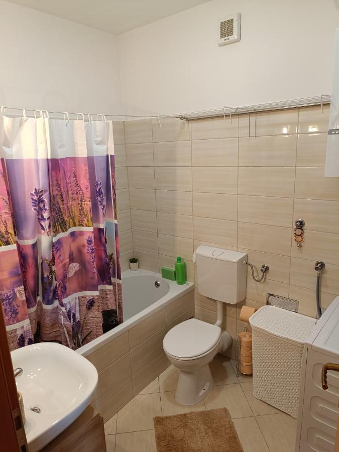Apartman Ante กอสปิช ภายนอก รูปภาพ