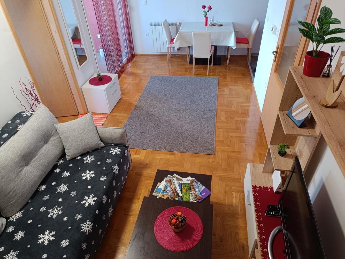 Apartman Ante กอสปิช ภายนอก รูปภาพ