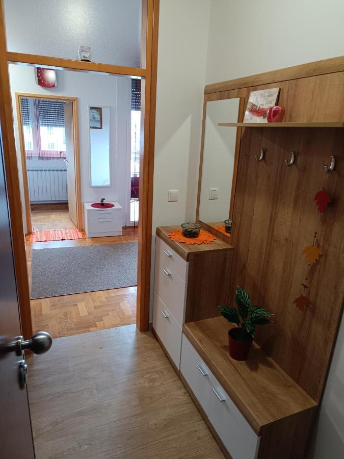 Apartman Ante กอสปิช ภายนอก รูปภาพ